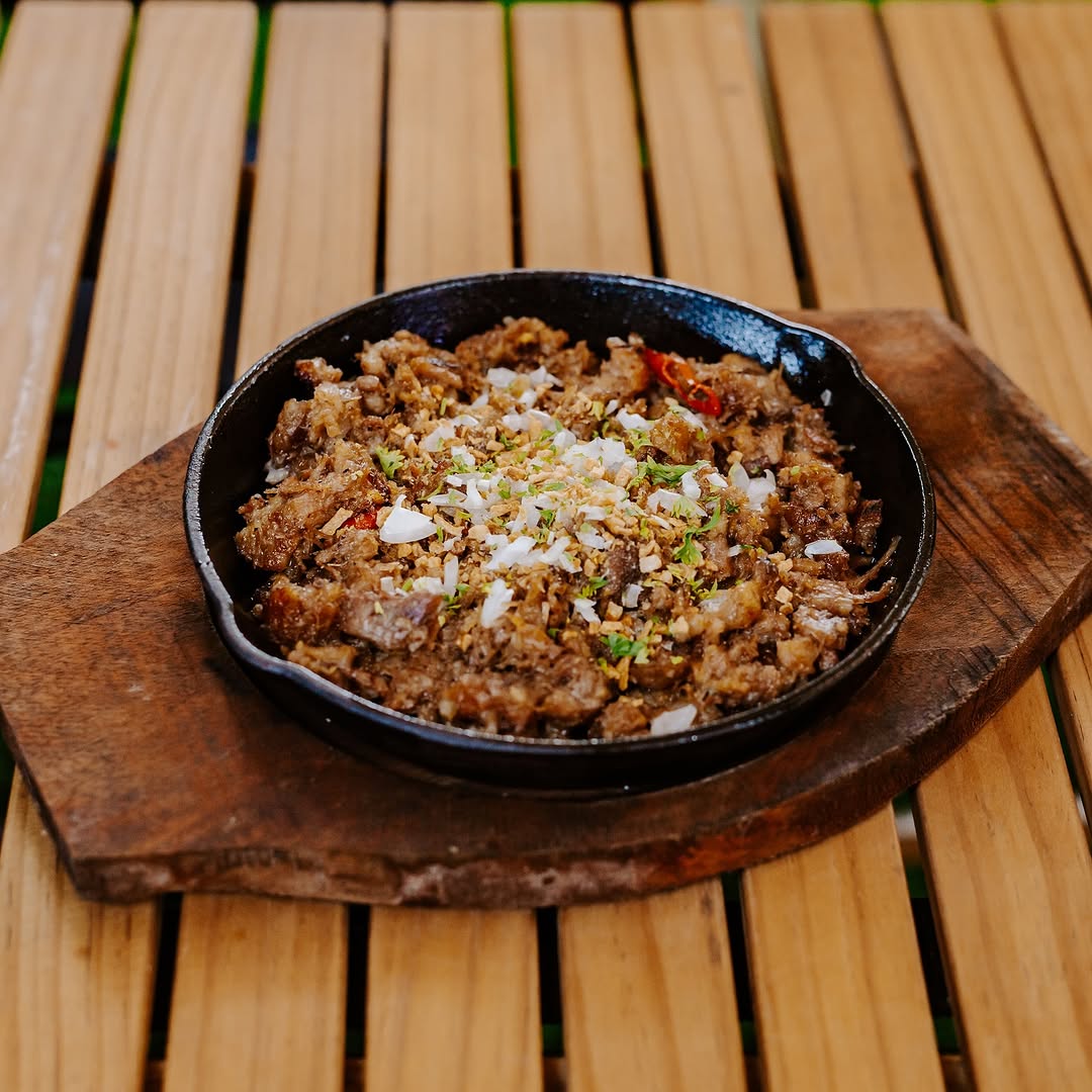 Camp-style sisig at Kamp Lilim